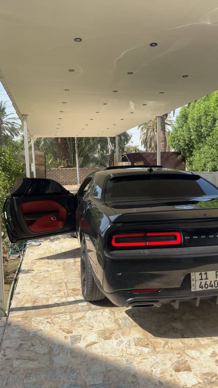 السلام عليكم
جالنجر ٢٠١٥ sxt بلاس امريكي حادثها باب وحافة الجاملغ الخلفي
الباب مبدل لون وجالملغ الخلفي ربعة مصبوغ ولي بارد بدون ايرباك بجم كبس كير مكينة كفالة بدون اي نقص
مواصفاتها 
سلايد (فتحة )
بصمة أبواب نضام ترحيب 
كشنات جلد احمر تدفئة تبريد كشنات 
ستيرن كهرباء + تدفئة ستيرن 
شاشة كبيرة + كامرة دوار 
شادلها منضومة لايت بليل الايت مالتها نهار 
باقي مواصفات الجالنجر معروفة 
السيارة صدر كير مكينة كلة نضيف تبريد ثلج رقم بغداد الجديد ب اسمي سعرها ١٤٣ وبيها مجال بسيط 
*********** هيثم
