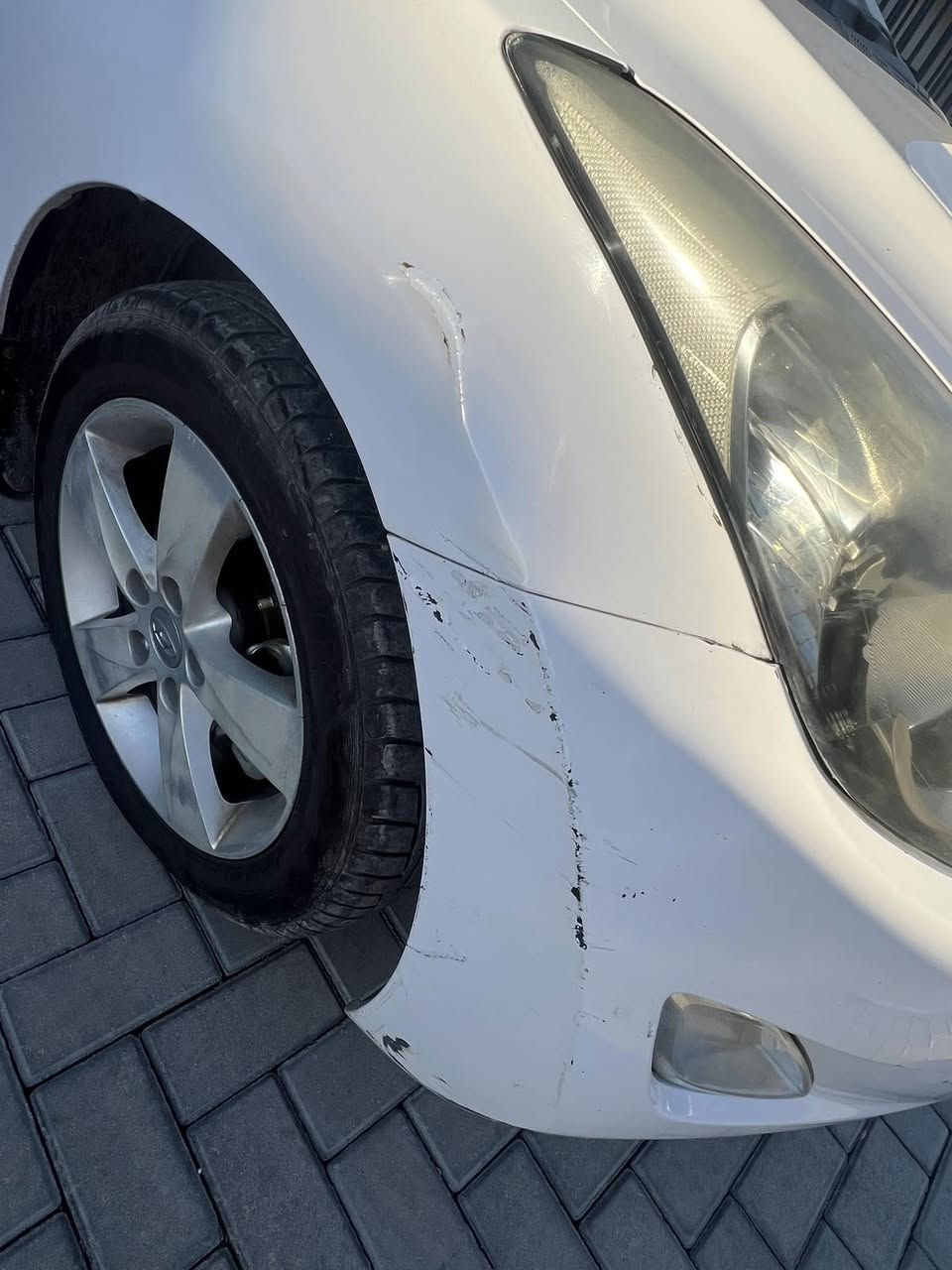 النترا 2013 خليجي مكفوله من الصبغ محرك 1600 نص فول بيها تحكمات ستيرن وتخم تايرات جديده ماشيه 126 الف بيها بس رصعه بالجاملغ وشخوص بالدعامية عكس السايق رايدها ب115$ وبيها مجال 
***********
