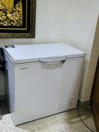 للبيع ثلاجة ومجمدة وميز طعام جديدات ونظيفات مكان حي الجامعة   للاستفسا...