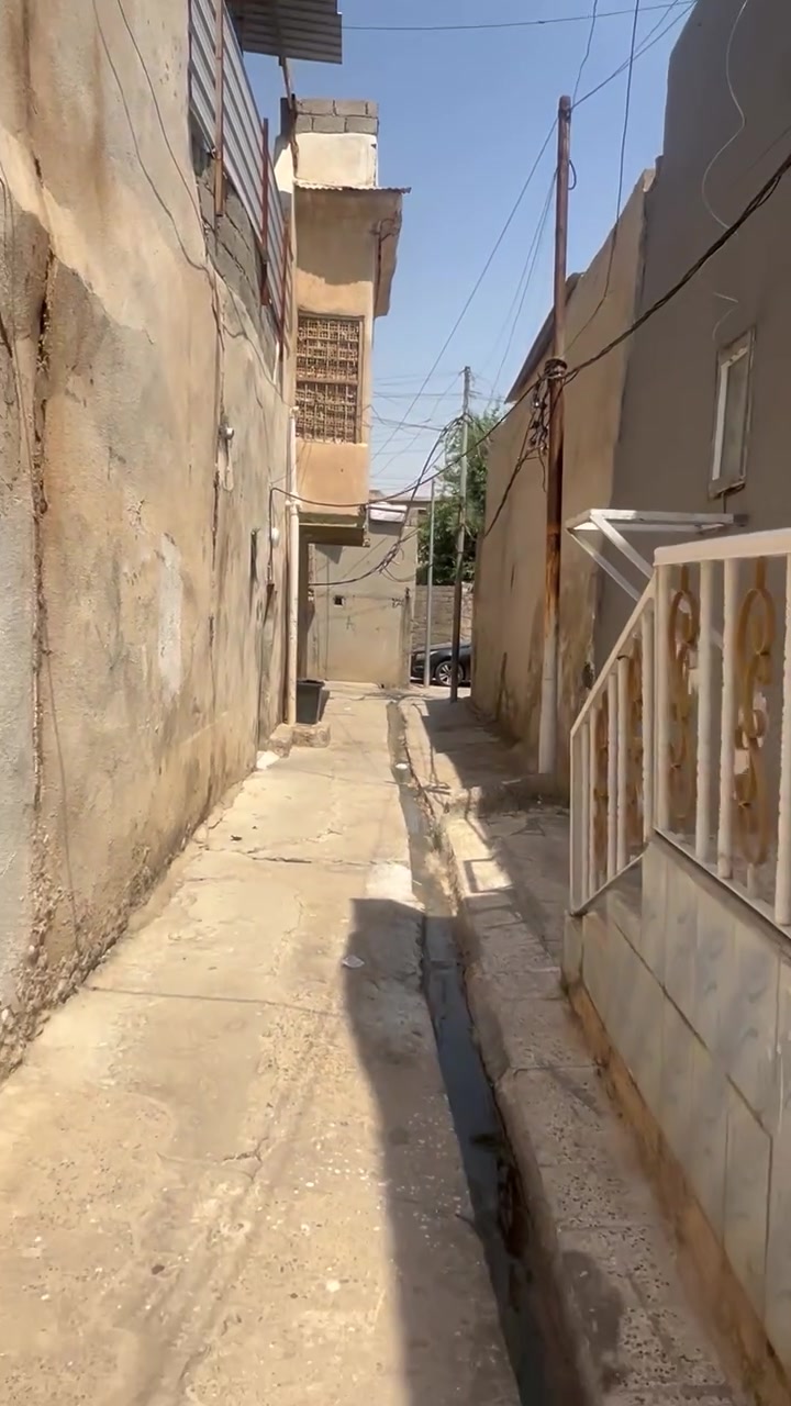 للبيع عنوان حي السلام
مساحة 118  سند طابو 
بيت بناء قديم محدث 
استفسار اكثر واتساب ***********
