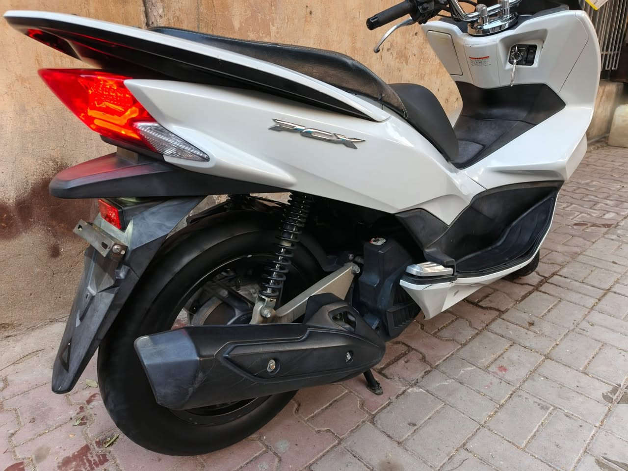 السلام عليكم pcx جيل ثاني ياباني مكينه 125 jf الدراجه كفاله عامه ماشيه 20 الف بعدها على وضع الشركة مكاني بغداد ***********
