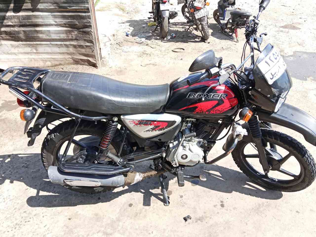 بوكسر موديل 24 ماشية 45,000 نظيفة وما مفتوحة اربيل رقمها وباسمي ( *********** )
