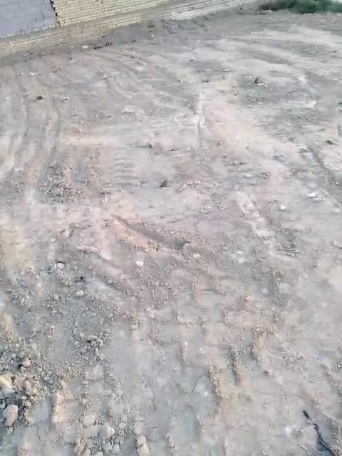 قطعه للبيع مقبيل البراز قرب الشارع مال الشفيج 200 متر ***********
