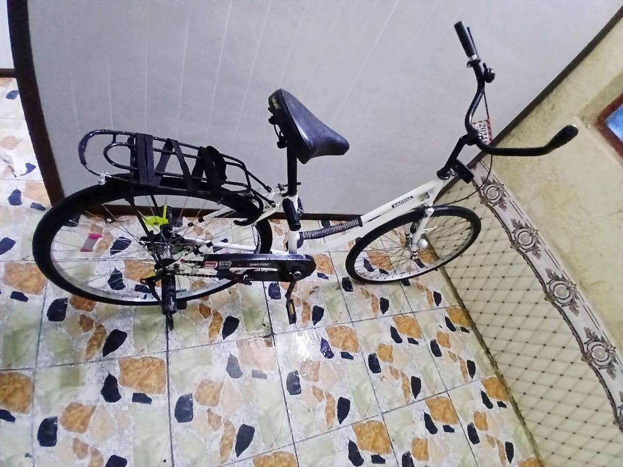 السلام عليكم باسكل لل البيع حجم 26 سانتوس بدون جاملقات الباسكل نضيف انضف من الصوره الله شاهد السعر 85 وبي مجال المكان ناصريه مركز تجي وشوف الباسكل بعينك التواصل ويه هاذا الرقم ***********
