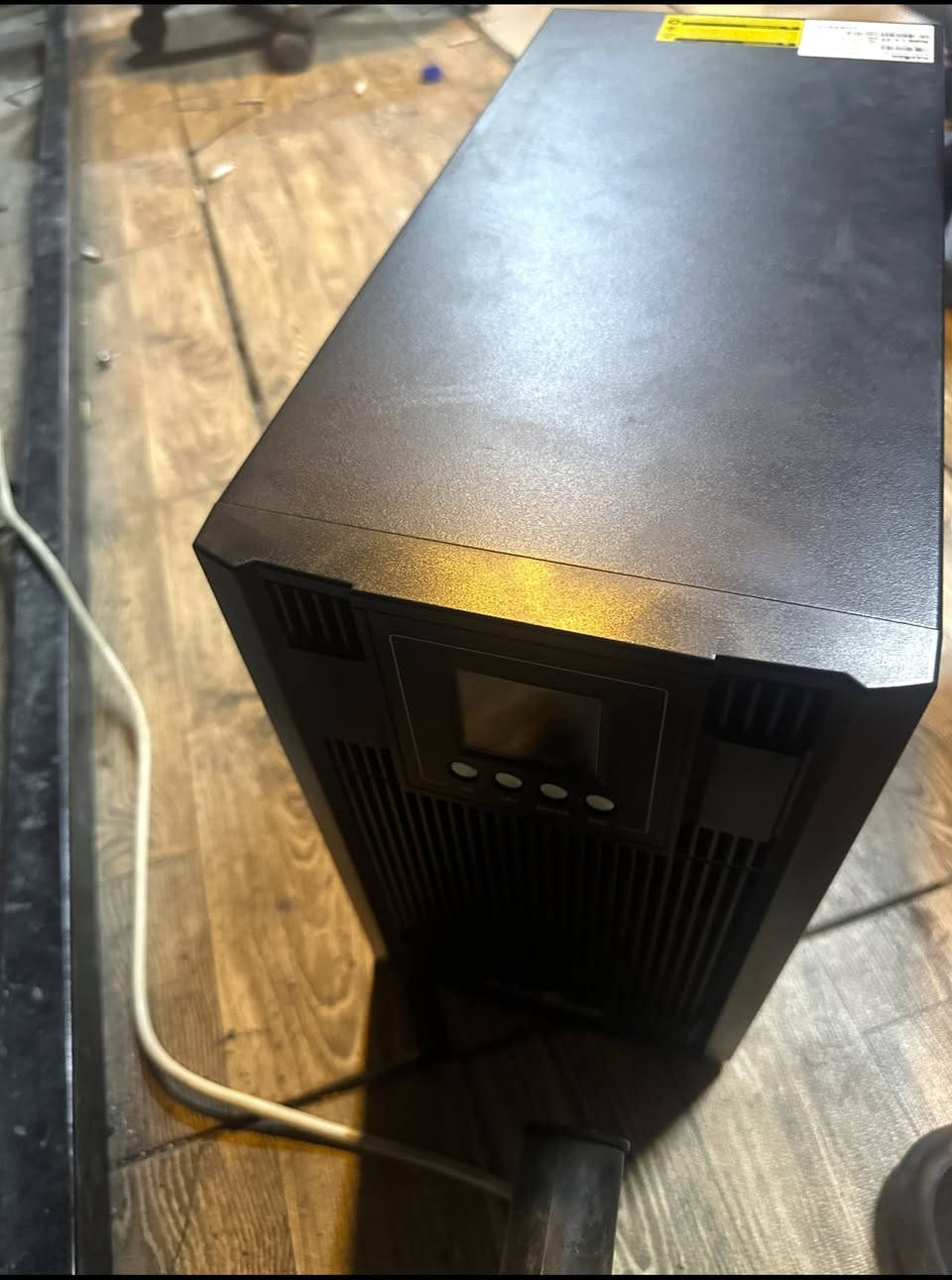 يوبي اس اونلاين نظيف للبيع استعمال كلش قليل بطاريتة جديدة
Farber

السعة: 3000vA/2700W

Lcw:3ka

السعر: ٣٠٠ الف

الرقم للاستفسار والتواصل:***********

توصيل موجود عنواني بغداد المنصور
