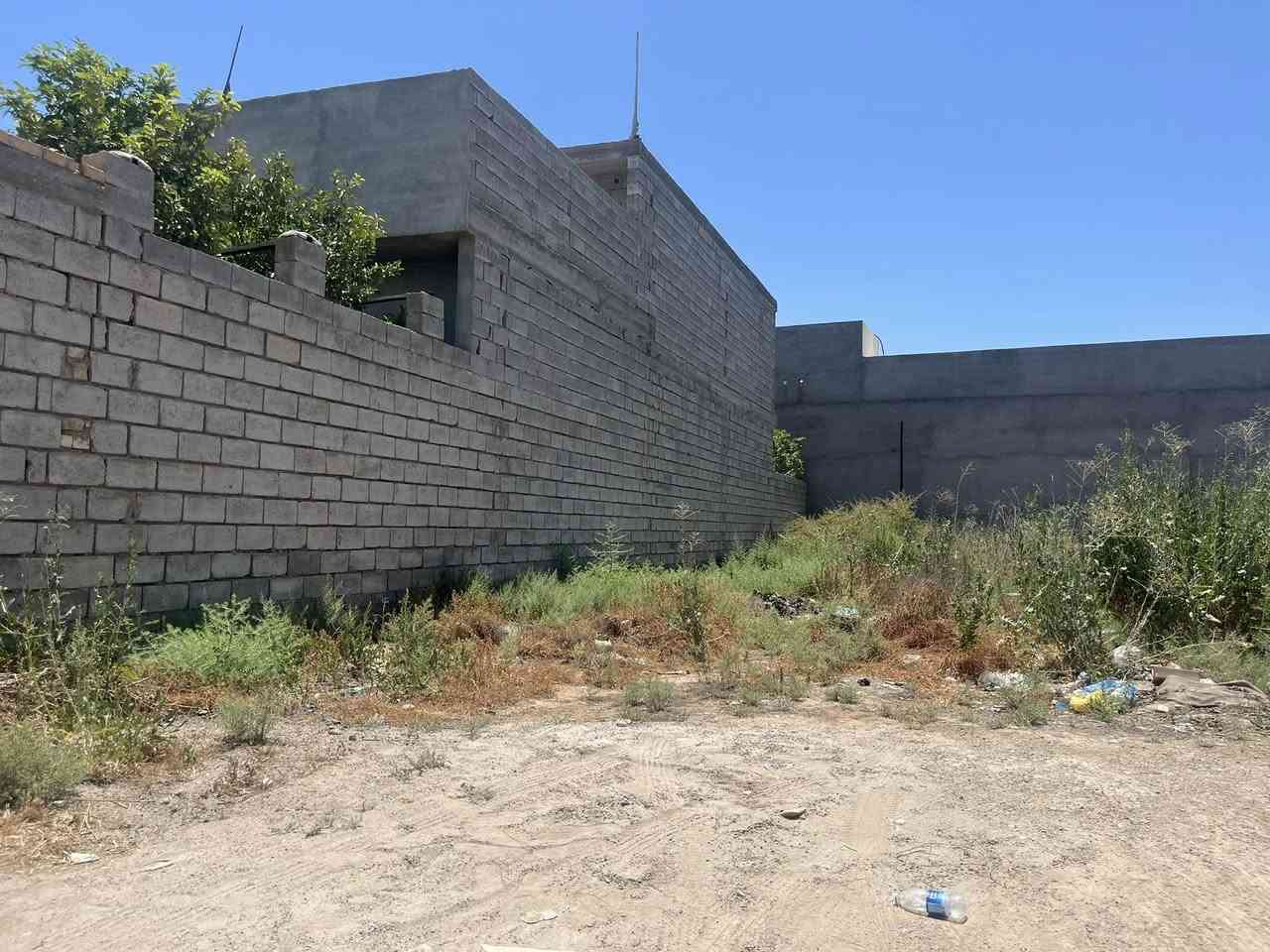 للبيع قطعة ارض سند زراعي سكنية 

الموقع - حولي البعنون - خلف مدرسة القلم الاهلية مباشر  

المساحه ٤٠٠ متر 

السعر ٤٧ مليون وبيه مجال 

الواجهه ١٢ متر 
النزال ٣٣ متر 
الشارع ٧ متر 
للاستفسار اتصل 
٠٧٨١٠٥٩٦٥٠ - ***********
