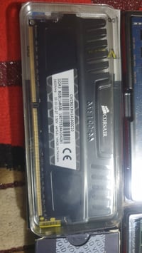 رامات DDR3 • سرعة ١٦٠٠ • كورسير