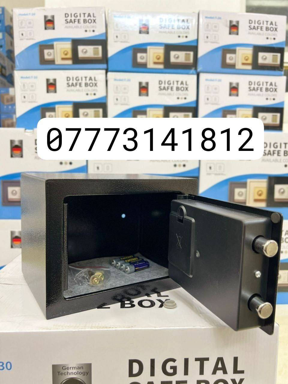 عرض 23سم ارتفاع 17سم عمق 17سم وزن 2 ونص سعر 30 الف توصيل مجاني جميع المحافظات العراق للحجز والاستفسار مراسلة واتساب *********** بغداد, العراق
