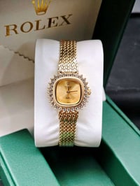 ساعة نسائية • أصلية • فاخرة