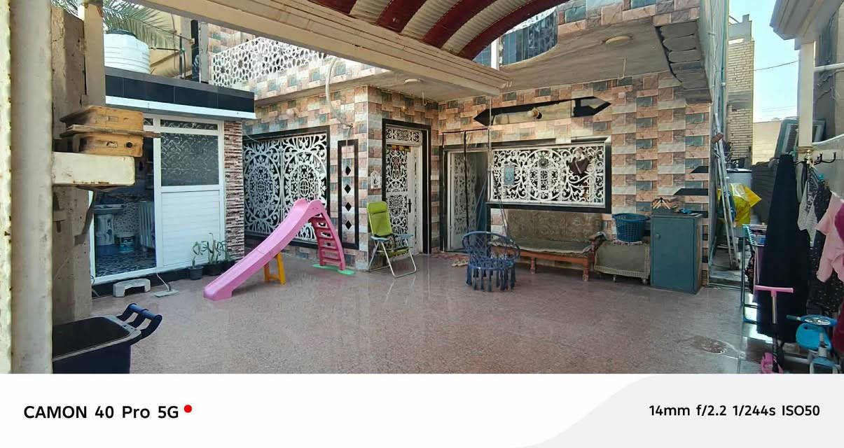 دار للبيع م 200 متر طابو صرف بنا حديث يتكون من 4 غرف نوم صاله مطبخ مجمع صحيات فوك وجوه كراج سعره 300 مكانه حله حي لاساتذه 2 قرب مستوصف لاساتذه


**إذا كنت صاحب هذا الإعلان وتريد حذفه لأي سبب، رجاءا أرسل رسالة إلى الدعم الفني**