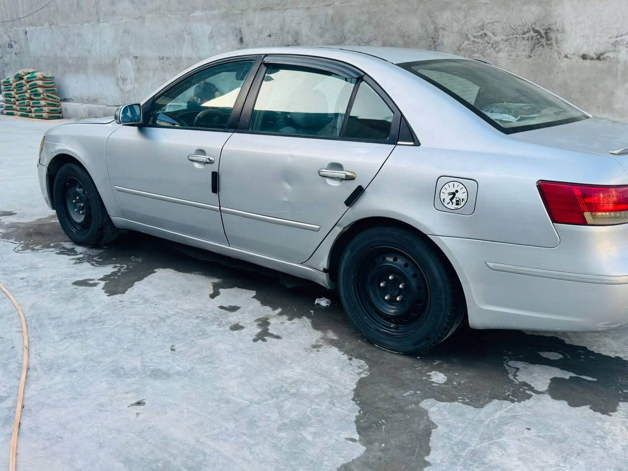 السلام عليكم /سوناتا 2007 محرك 2400 كير ومكينه نضيفات تخم تاير جديد صدر جديد سياره مناقصها شي مصبوغه عام وبيها كم طخه السعر 85 رقم تلفون *********** بغداد, العراق
