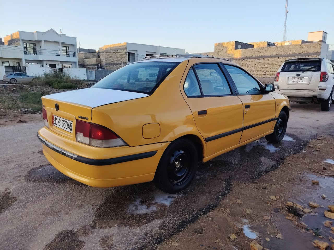 السلام عليكم للبيع سمند موديل2011سياره جديده محرك كير حداديه كله جديد تخم تاير تبريد كهربائيات كلهه شغاله  
رقم بغداد سنويه مجدده دواخل  جدد بيهه ضربه بل جاملغ الخلفي بصيطه ما واصله لداخل الباقي كفاله
 السعر ب ٣٥ وبيهه مجال العنوان الديوانية 
رقم التلفون ***********
