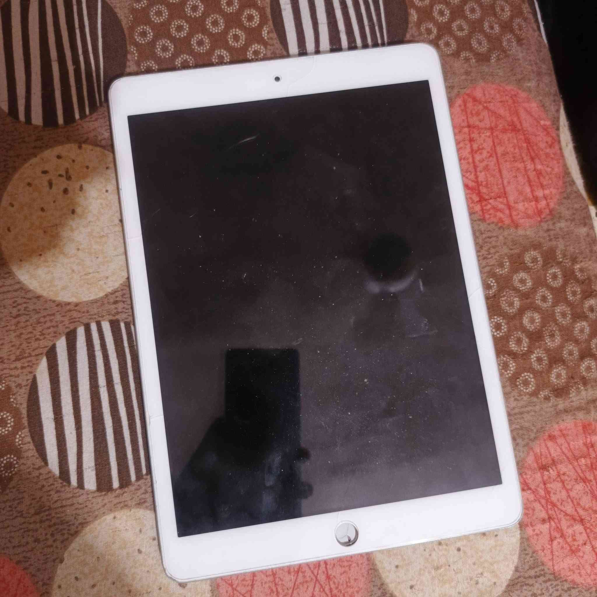 سلام عليكم ايباد 8 للبيع جهاز مكفول مامفتوح نضيف جهاز كلش ذاكره 32
السعر 120 بي مجال 
مكاني كربلاء قرب مستشفى الحسيني ***********
