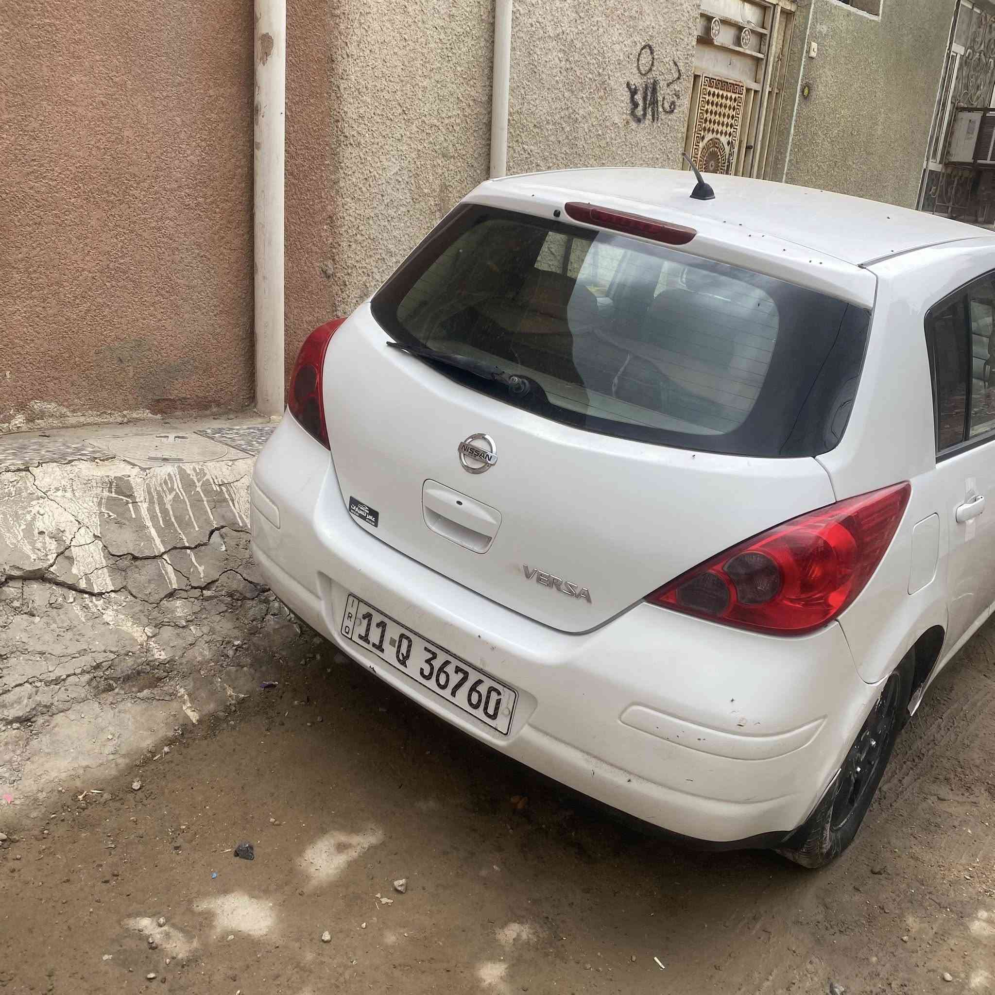 نيسان فيرسا للبيع بأسمي موديل ٢٠٠٨ محرك ١٨٠٠ بغداد كاملة من كل النواحي صدر امامي وصدر خلفي شاشه كامره سونار كامل ضربتهه بأمريكا جاملغ ومبدل فقط التبريد بوري مكسور ابيعلك ( تبريد عاطل ) السعر 66 وبيهه مجال مكاني بغداد / حي اور ***********
