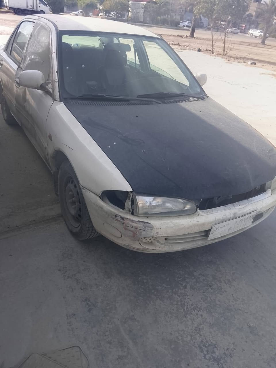 لسلام عليكم براتون 2002 لبيع صاحبها موجود عندي وكله منا بس مكينا جديده الله شاهدصدر خلفي امامي لسعر ١٥ ورقه هاتف ***********  لعنوان بغداد
