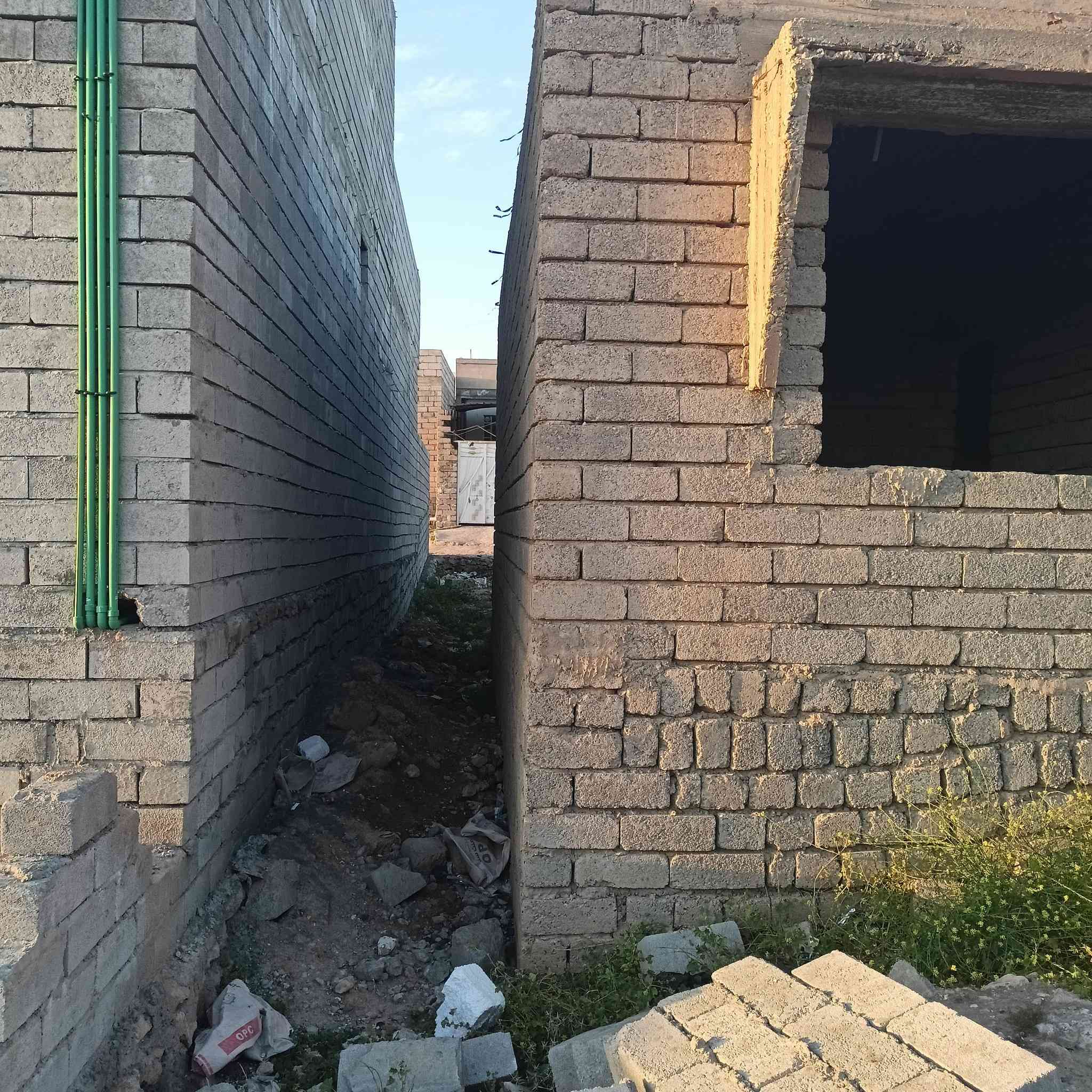 مكتب الحمزة للعقار
هيكل مصبوب للبيع مساحتها 325 م سند زراعي 
سعر 27 مليون بيها مجال 
للاتصال والاستفسار 
***********
***********
