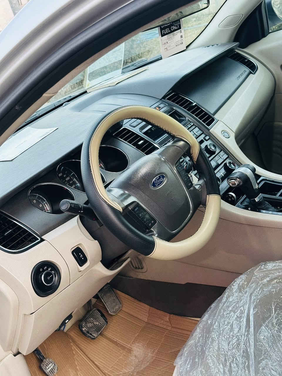 فورد تورس موديل 2010شريكة نيفا داخل صحراوي فول مواصفات ماعدا سلايت و بصمة ژينگة سنوية هزة رقم كلها 2030 سيارة بيها قطعة و نص بدون دواخل بدون تعديل بدون حالوب گير محرك شرط بدون عيب ٤ طايرات جديد صدر جديد سعرها 93 بي مجال بسيط عنواني كركوك اسكان 
اسيا   :    ***********
كورك : ***********
