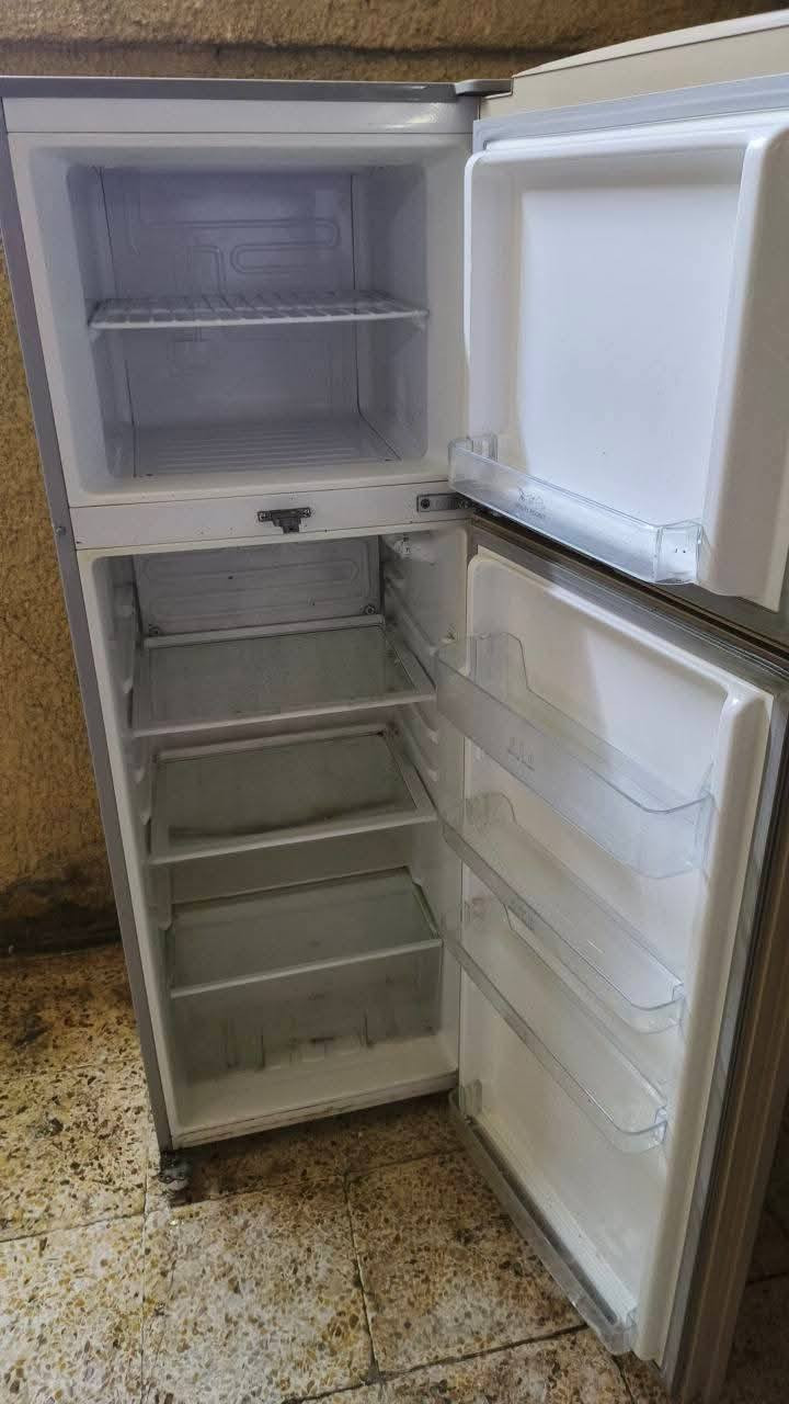 بسم الله الرحمن الرحيم 
ثلاجه ماطور عاطل عاطل   السعر 75  الف مكاني كاظمية 
رقمي ***********
