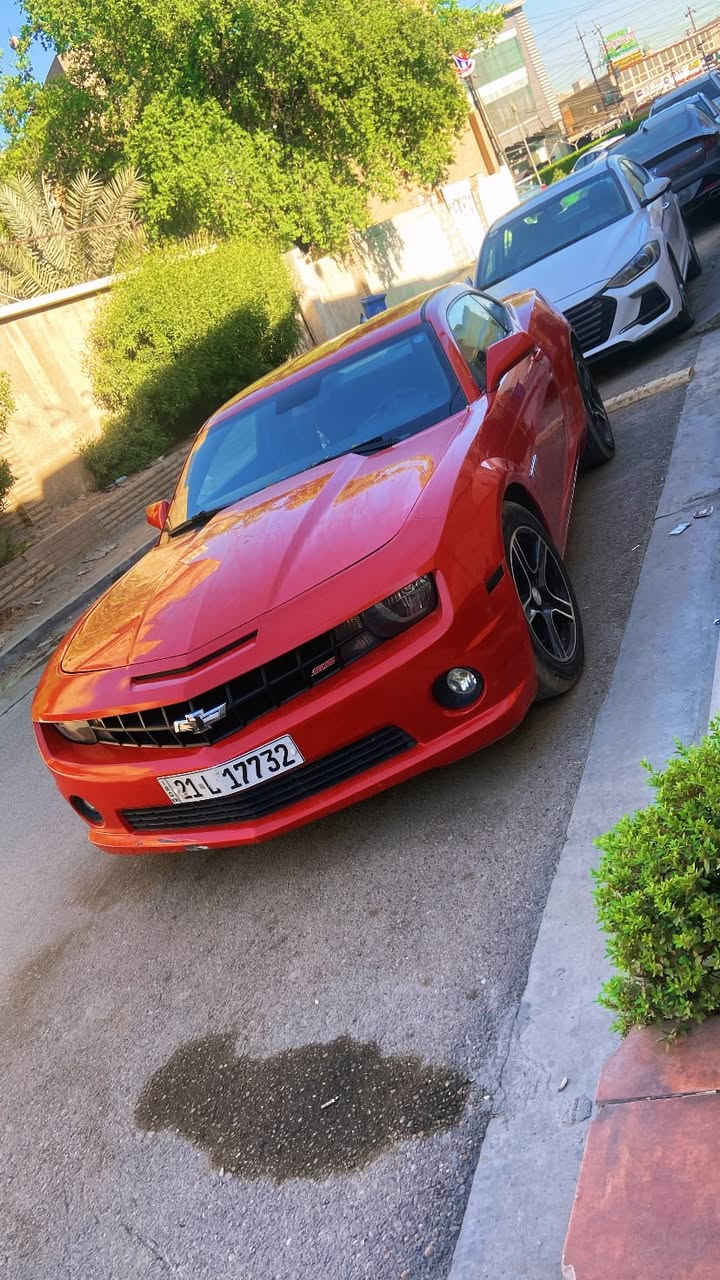 السلام عليكم
كمارو 2013 للبيع
سيارة مواصفات عاديه رقم سليمانيه 
بيها بس قطعه وحده صبغ جاملغ وموجود سونار 
محرك كير شواصي لغود مكفولة ب98 وبيها مجال 
***********
