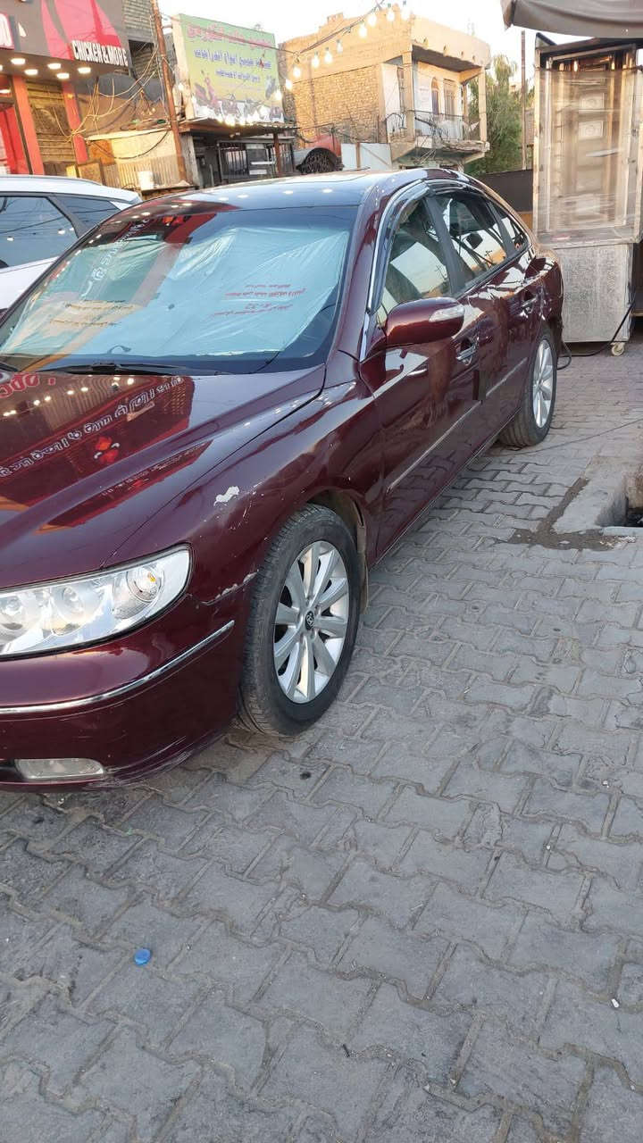 هونداي ازيره 2009 خليجي
بيها بنيد وجاملغات اماميه صبغ بدون تبديل 
فوول مواصفات ماشيه 117,000كم
مري اشاره وقلاب عاالبك 
سلايد روف 
كشنات كهرباء 
كشنات جلد 
تحكم صفحتين 
كروز سرعه ومثبت سرعه
حساسات خلفيه 
شاشه ليزريه 
كامره خلفيه 
شاشه مسافات بلاديه 
خزن ميموري
محرك 3300
صدر امامي جديد 
صدر خلفي جديد 
تايرات تخم جديد
تبريد/ منظومة كاملة جديدة تبريد وتدفئة
محرك كير جدد 
سياره متعوب عليها 
مال جناي
 وبعد بيها مواصفات 
مكاني بغداد / مدينة الصدر باأسمي ***********
السعر 88$
