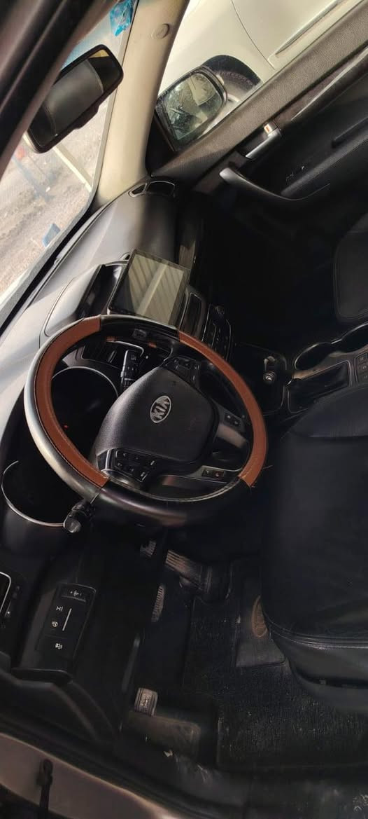 سورنتو 14فول
6سلندر

كشنات جلد

بصمه 

بانورما 

5راكب

بنيد وجاملغ بدون شواصي 

السعر 145

***********
