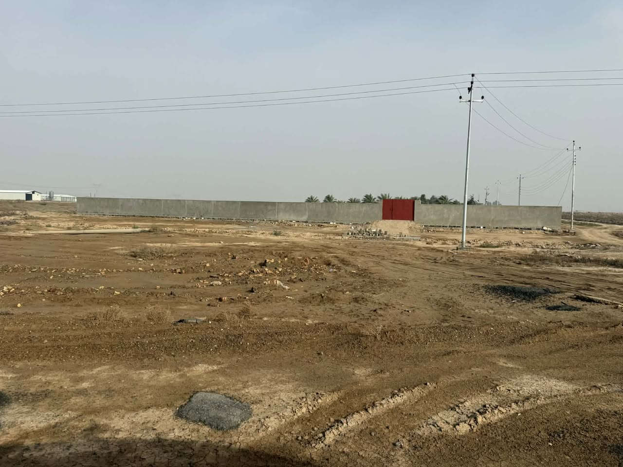 دونم للبيع طريق المحسن قرب سيطره البرديه جاهز من كلشي ع الشارع ***********
