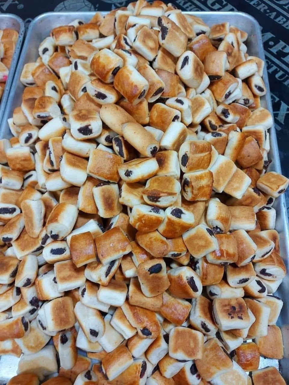 كليچة ومعجنات بيبي طعم يستحق التجربة 😋👌🏻
يوجد لدينا كليچة بجميع الحشوات ( تمر / حلقوم / مبروش / سمسم / جوز )
وكعك أهلنا الذيذ ( كعك سمسم / كعك دهن )
يتوفر خدمة توصيل بغداد والمحافظات 🚗🛵
للطلب مراسلة الصفحة 📩
او الاتصال على الرقم*********** 
العنوان بغداد الحريه دور نواب الضباط شارع المركز الصحي عبدالصاحب 
#الطعم الاصيل ويانه 
نستقبل كل طلباتكم 
#العراق #بغداد #معجنات #كليجة #افران #إكسبلور #foryo fyp #حلويات #معجنات #لذيذة #دليل #طعم  #الحرية #المشاهير #طق #لايك #الكرخ
