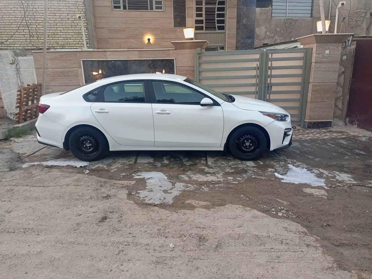 سلام عليكم
كيه فورتي موديل 21 بسمي اربيل
حادثه جاملغ مصلح ولبنيد بدل
بيه تعمير بل دوسات
ملضومه غاز
ماشيه 85
بغداد حي جهاد اتصال ***********
سعر 130بيه مجال بصيط
