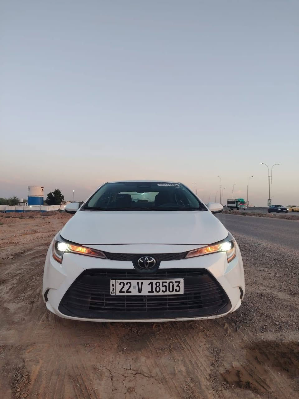 كورلا موديل ٢٤ وارد امريكي حادث خلفي خفيف ماشية ٢١ الف ميل تقريبا محرك ٢٠٠٠ ، ***********
