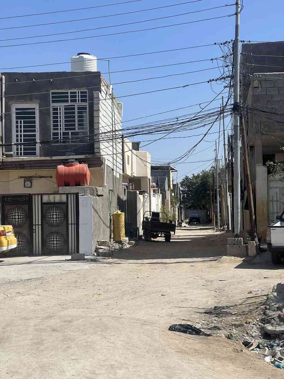 السلام عليكم للبيع بيت مساحه100
عنوان خلف مجمعات سيد اسماعيل سعرها45وبي مجال 
شراي اتصال***********
***********
