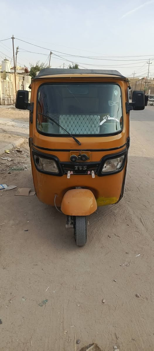 السلام عليكم تكيك للبيع موديل 18 رقم وسنويه ومكينه جديده الناصريه مركز  ***********  السعر مليونين 900 خاص ما عندي
