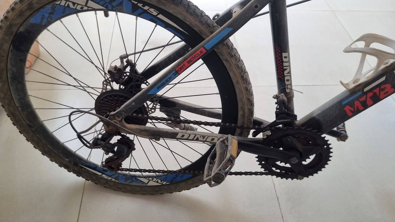 للبيع بايسكل رياضي سعر 75 قفل
اشتريته ب165 من الصدرية استعمله اخوي شهرين وعافه 
مكاني بغداد الكريعات متواجد واتساب فقط
***********
