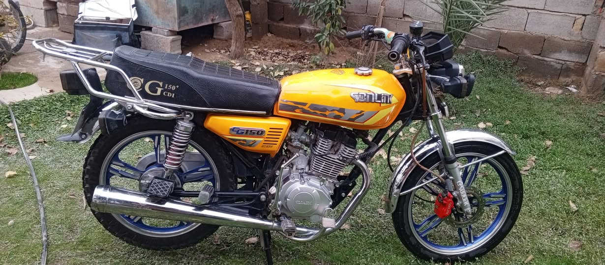 السلام عليكم للبيع موديل 23 
محرك مامفتوح سعر 550 وبيها مجال 
عنوان تكريت 
للاتصال ***********
