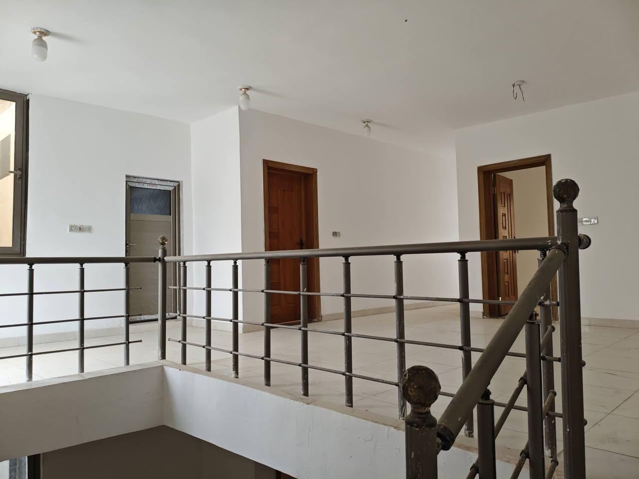 إعلان 📣 رقم 30
 {للبـيـــع فـي السماوة حي الشراكية الثالثة  }
                 {الــــحصانة  للتسويق التجاري و العقاري }

المساحة  300 متر 

 دار طابقين للبيع 📌

تفاصيل/يحتوي على ثلاث غرف نوم كبار ومطبخ وحمام داخلي وخارجي 
وحديقه خارجيه وداخلية وكراج وبراني كبيره وغرفه سويت .
ملاحظة دار مطلوب للمصرف ١٠٠ مليون دينار عراقي وغير مسكون .

موقع  _السماوة حي الشراكية الثالثة مجمع بوابه المثنى 
مقابيل شارع الحولي رئيسي 
تفاصيل الدار  كما موضح بالصورة 

#لمعرفة_السعرـ #الاتصال على رقم هاتف 
***********
_____________________
للاستفسار:

‌‎(( الحصانة   للتسويق  التجاري والعقاري حيثٌ تَلتَقي الرُوٌية ,بلتَمَيٌز ))

‌‎🪙كل ماعليك الاتصال أو المراسلة على الصفحة 🪙

☎️***********
***********
أو زيارة مكتب الحصانة للعقارات في منطقة الاسكان شارع الاسكان الرئيسي
