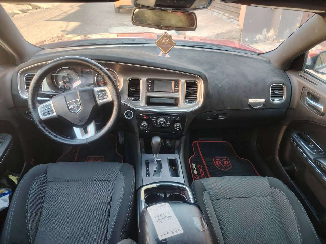 السلام عليكم جارجر 2012 رقم كركوك سنويه ساقطه سياره صبغ حزام بس جماله بدون اي تبديل وادواخل سياره جاهزه من كل النواقص مكان السياره كركوك
السعر 125 وبيها مجال ***********
