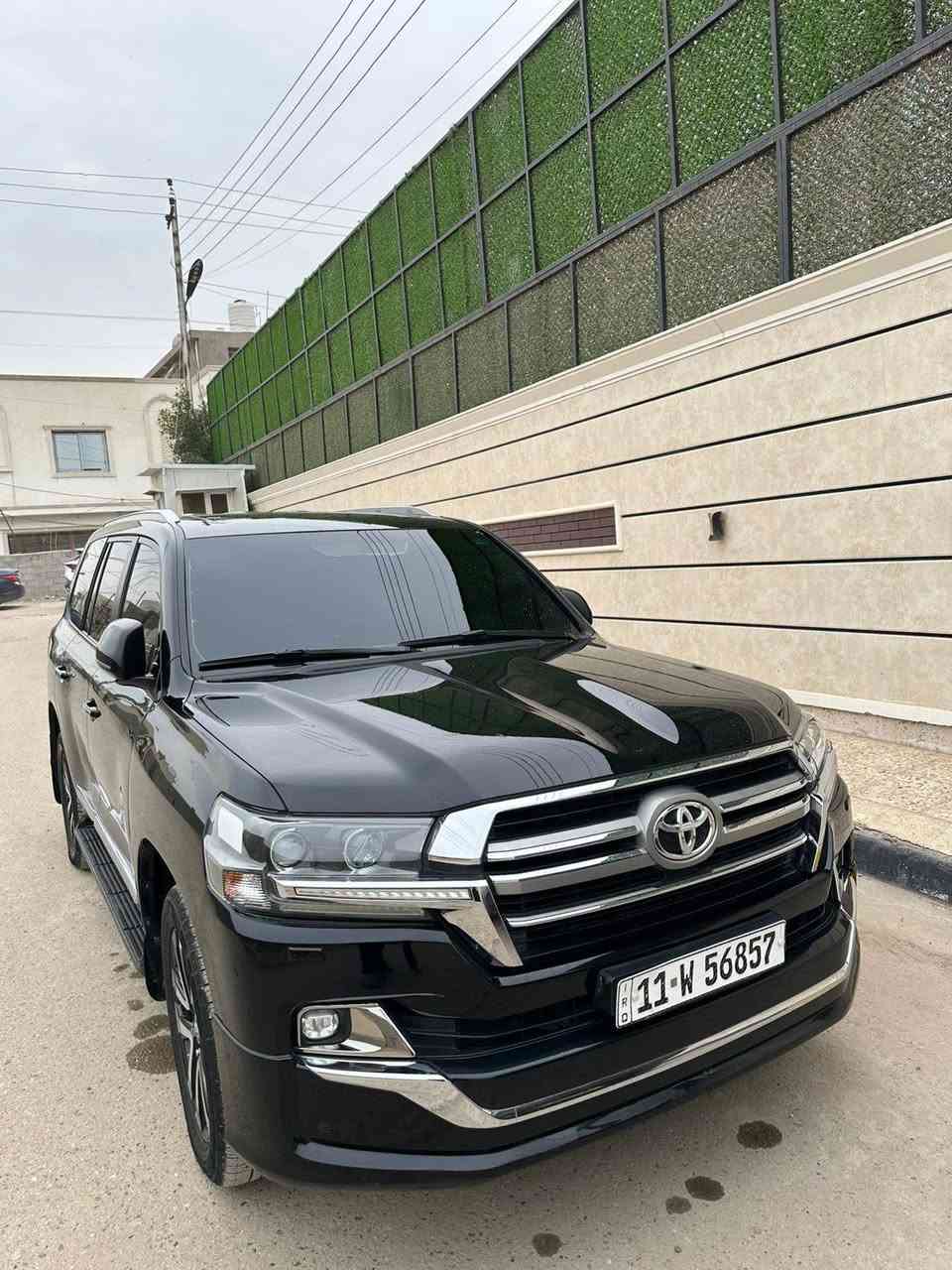 السلام عليكم... لاندكروز بريم اصل موديل 2019 رقم بغداد بأسمي بيها صبغ صفحة من يدة الباب وجوة اثر شخط بدون ضربة صورة الشخط والسونار موجود بالصور السيارة جديدة بدون اي نواقص مكانها بغداد 
السعر / 41 $ 
الاتصال/ ***********
