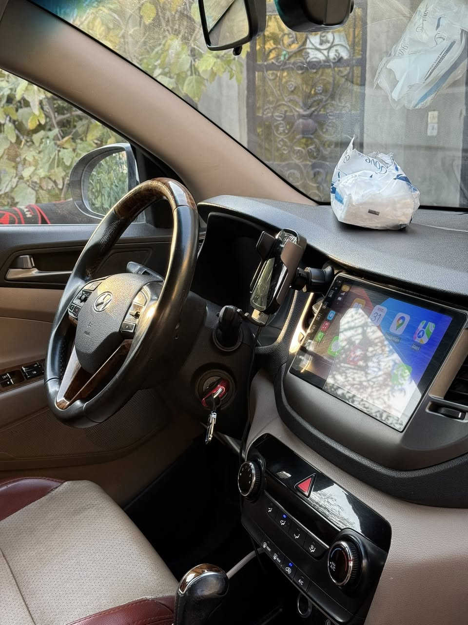 السلام عليكم توسان 2018  خليجيه رقم بغداد باسمي ماشيه 125 الف  مواصفاتها  وسط    سونار موجود بالمنشور  سعرها 183 وبيها مجاال بسيط .مكانها بغداد حسينيه المعامل 
كلشي ذكرت بلمنشور وموجود بالصور  

‭0773 595 0756‬
