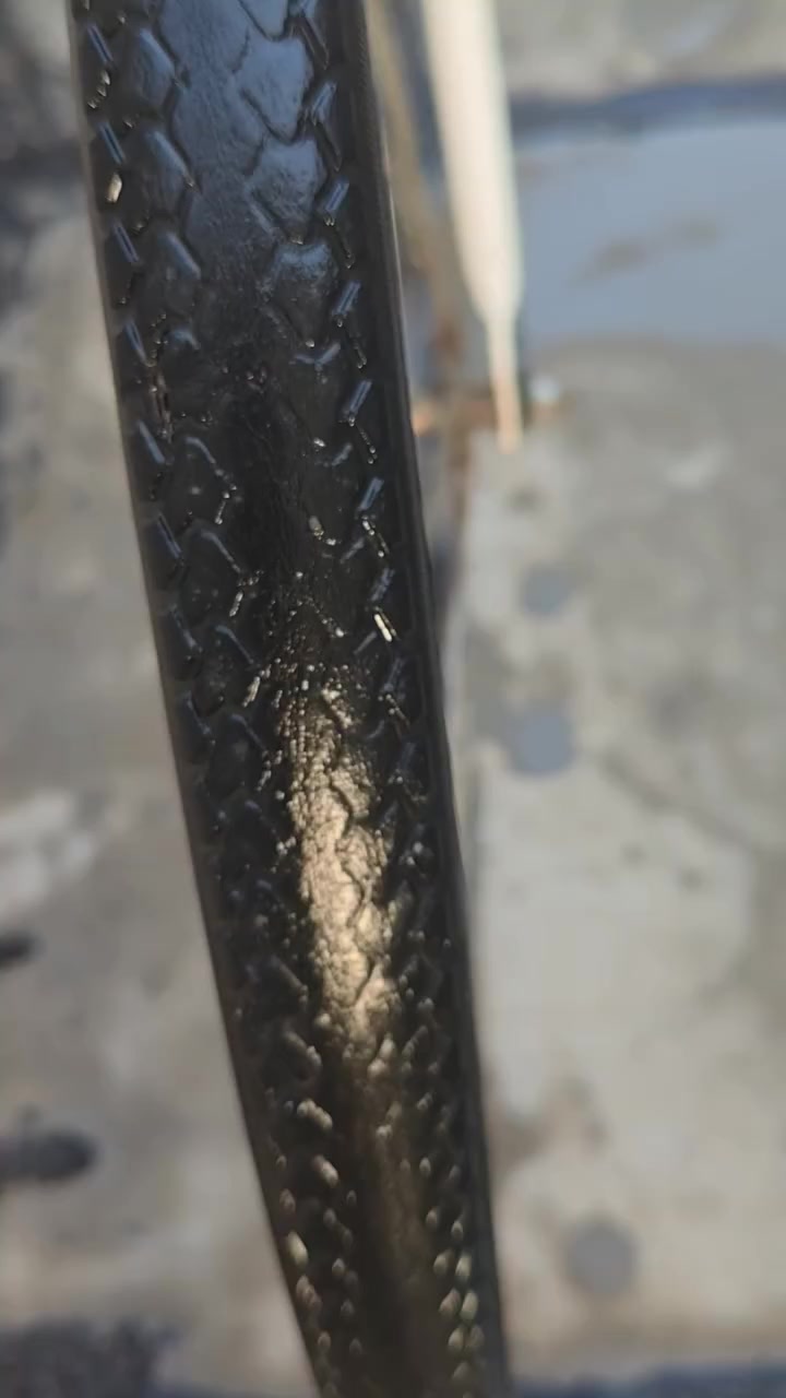 بايسكل بناتي ابيض السعر 60 المكان الشعب ***********
