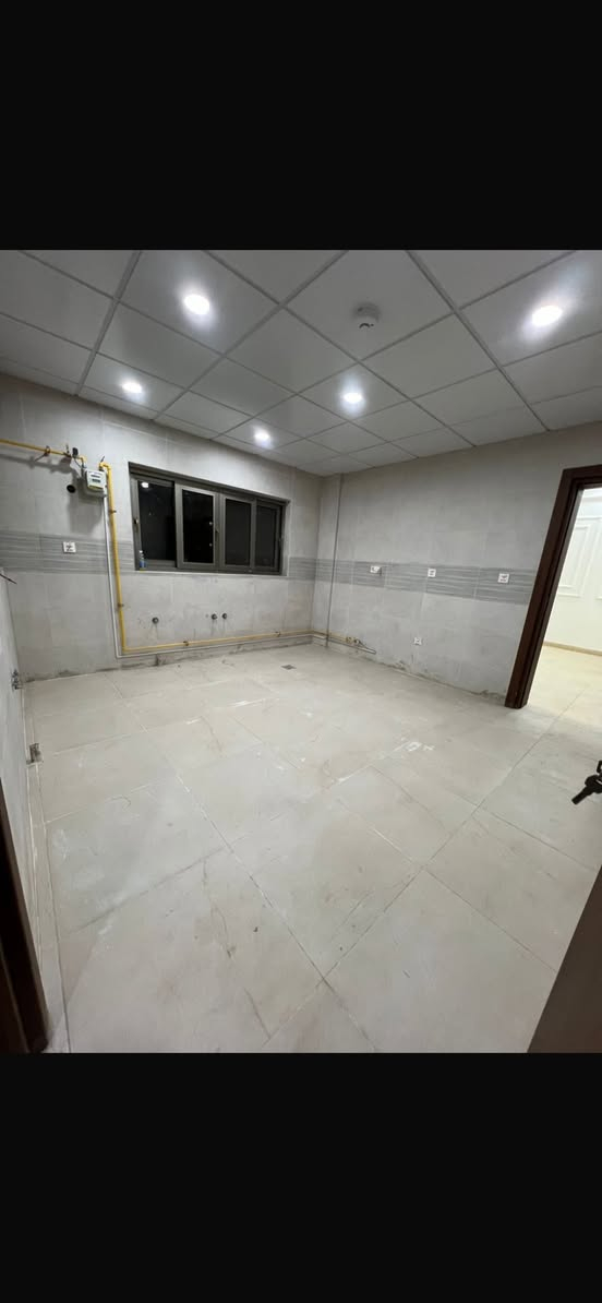 #شركة_ارض_ادم_للوساطة_العقارية
#للايجار #للايجار

🔴في مجمع سومو سكني
🔴الشقه طابق اول
🔴المساحه 150م

🔴ثلاث غرف نوم 
🔴مخزن
🔴استقبال
🔴مطبخ
🔴ثلاث بالمكونات

التفاصيل اكثر يرجى الاتصال على الرقم

📞***********

📞***********
