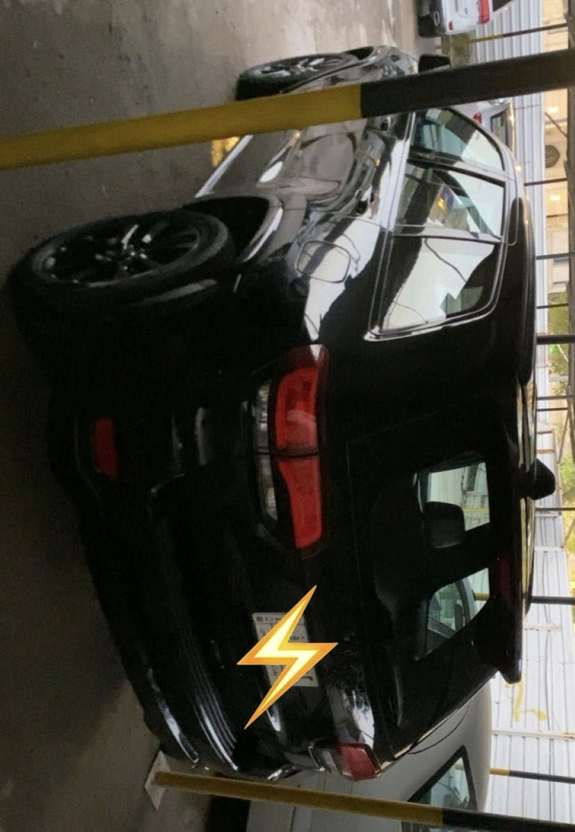 السلام عليكم جيب امريكي اسود موديل ٢٠١٨ بغداد باسمي ٥ قطع صبغ  السعر المطلوب ١٨٠ وبيه مجال قليل ***********
