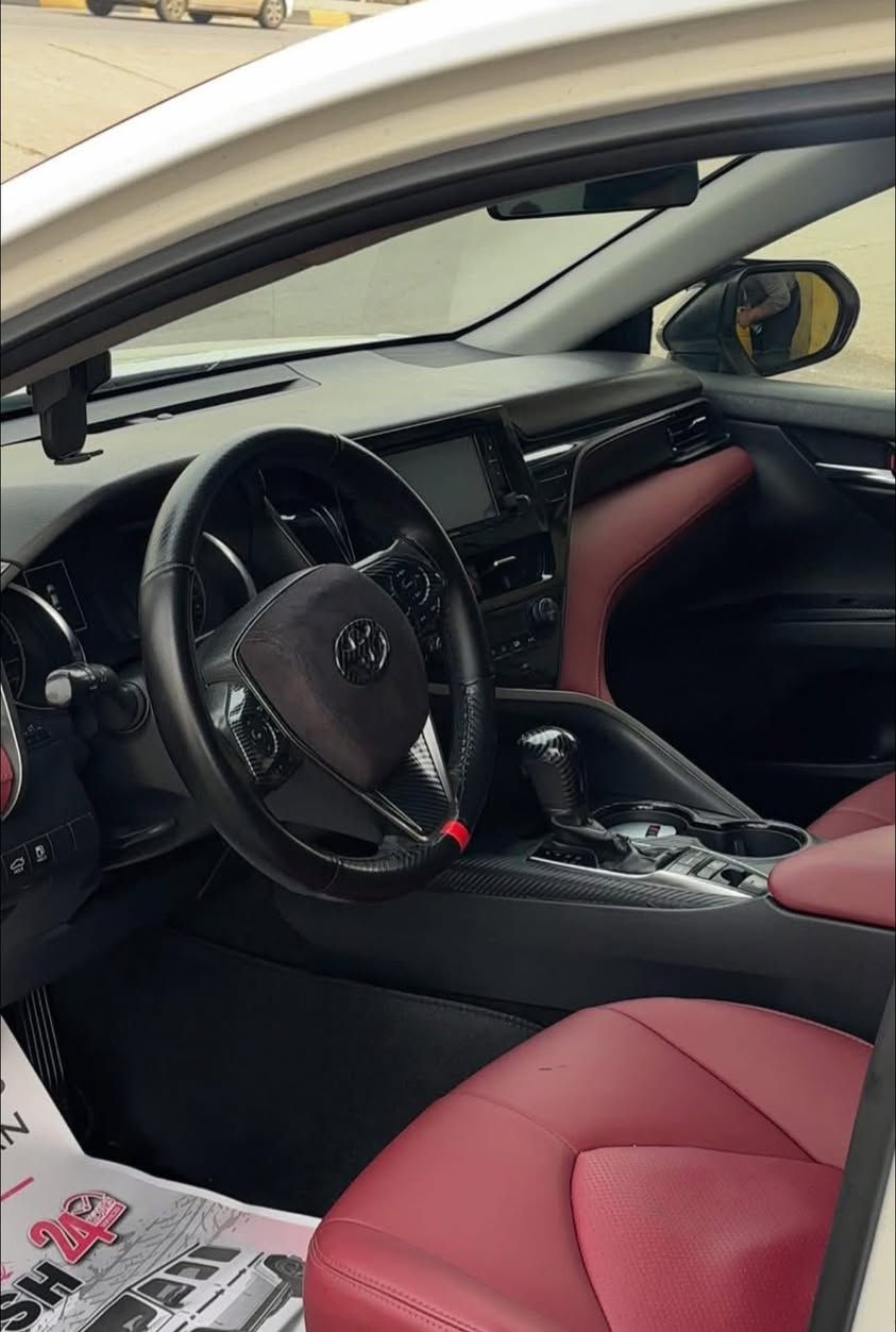 TOYOTA CAMRY 2023
صبغ عام توحيد لون بدون ضرر 
موديل 23
3 انضمة قياده تحكمات ستيرن 

تبريد قطعتين 

كامره خلفيه 

شاشه  تدعم Apple CarPlay / Android Auto

مقاعد جلد احمر

مزروع بيها انارة led ماركه عالميه VAIS Technology

هاند بريك بصمه

مستشعر دخول ذكي

مثبت سرعه 

ABS مانع انزلاق
مصابيح LED بلادي +ليد نهاري

 رقم بغداد مشروع وطني مكان السياره موصل

واتساب ***********

خاص مفتوح
