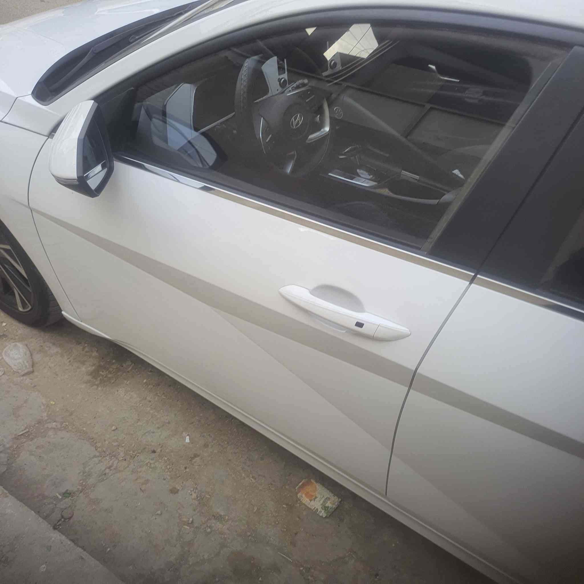 سلام عليكم البيع سنويه بسمي ماشيه ١٢ الف سيارة مال بيت فقط من دوام البيت ( السعر١٤٣)  الشراي يتصل ***********  الموقع بغداد
