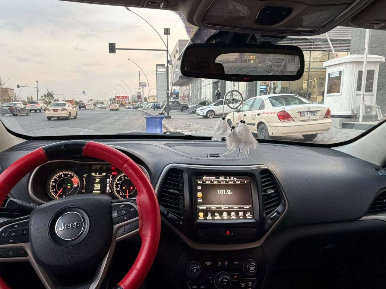 🔻JEEP Cherokee  جيب شيروكي🔺
➖➖➖➖➖➖➖➖➖➖➖➖➖
موديل ٢٠١٨🔶
يصنع امریکي بمواصفات عالمية🔶
لون أسود 🔶
كير اوتوماتيكي🔶
ماشية فقط ٢٠٠,٠٠٠ كم🔶
كير ومحرك وتحويل بشرط🔶
فحص و هزة و رقم الماني جديد🔶

هاي السيارة نظيفة جداً، فحص كامل، ما تحتاج أي مصروف، و هاي السيارة بأسمي بعد تشتري في نفس اليوم حول ملكية السيارة باسمك

سعرها : 132$ وقابل للمفاوضات💸
الموقع : أربيل📍
رقم واتساب ***********📞
