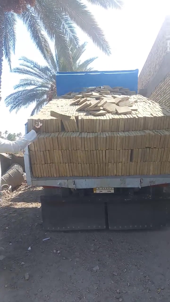 يوجد لدينا فرشي درجة اوله واصل شرط الفرشي والعدد السعر حسب المكان والكميه ***********//***********
