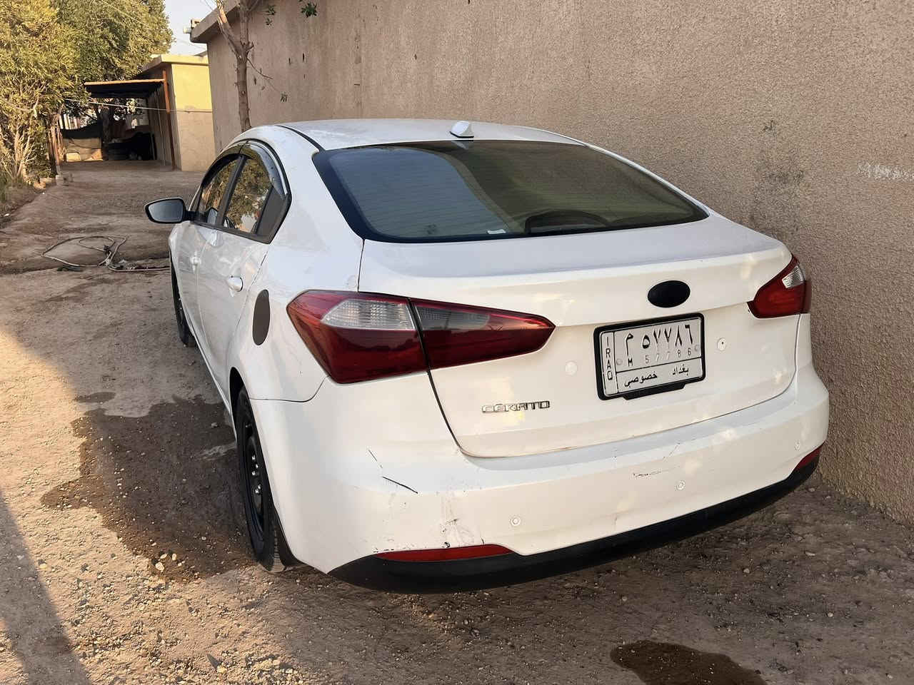 كيا سيراتو موديل 14  بغداد سنويه لل 28  سياره متجيه بدون لقود ودواخل بس قماره السعر 80 وبيها محال او مراوس ازيره  لو اوبامه تكسي تبريد تخم تاير صدر امامي خلفي محرك 1800   ***********.
