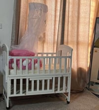سرير اطفال • استعمال شهر • مع ناموسيه