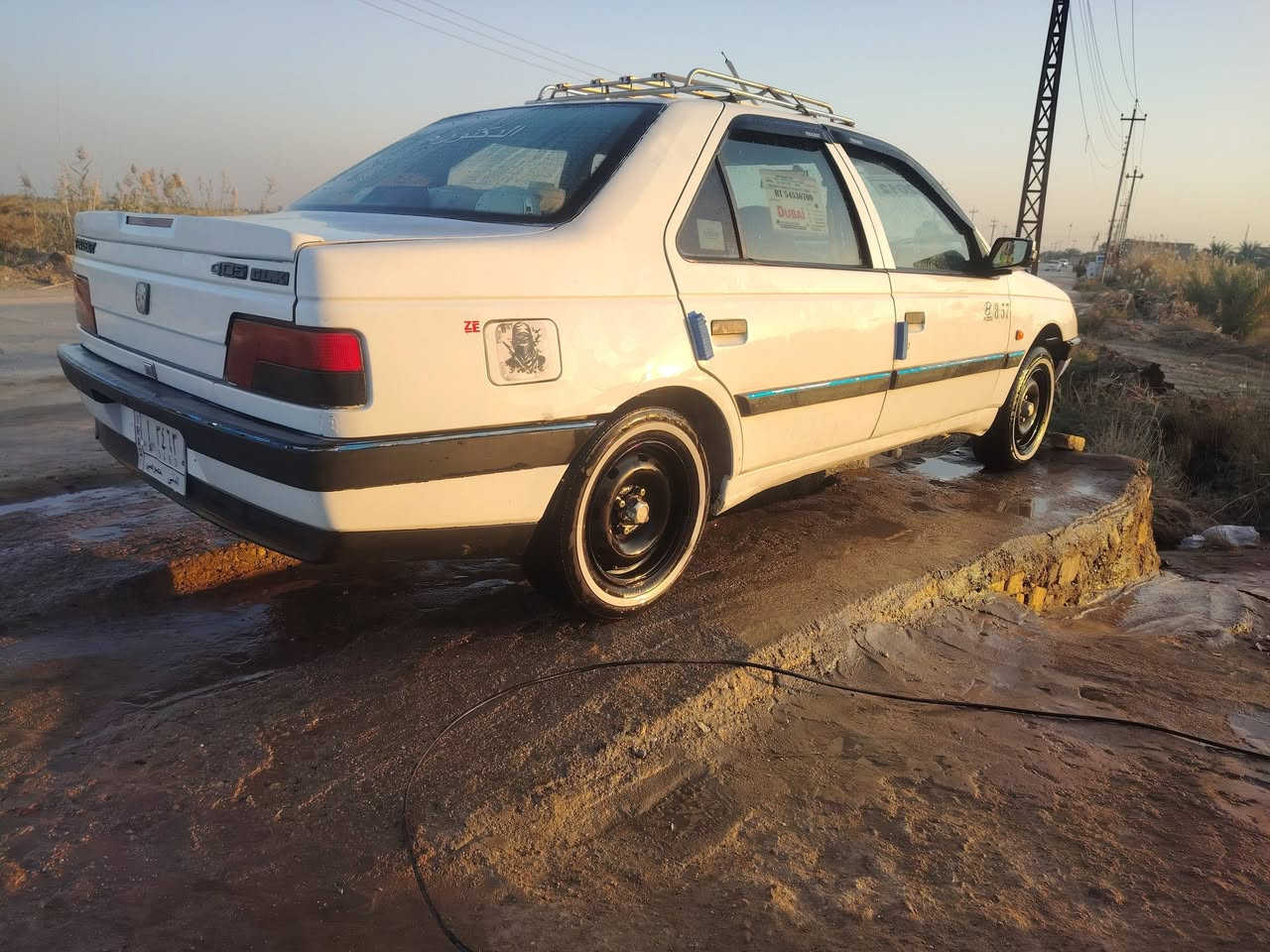 السلام عليكم  ***********
بيجو 405 للبيع 
مكينة وكير شرط تخم تاير ابو الخط حدادية بالكارتون تبريد دفاية كهرباءيات كله شغالة شاشة سماعات بلاد سنوية لل28 مشروع وطني مثنى مداور مباشر السعر 39 وبية مجال بسيط
