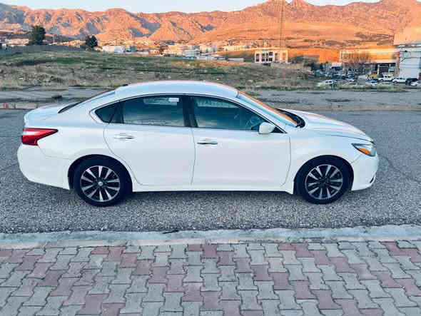 السلام عليكم 
للبيع نيسان التيما موديل 2018
رقم دهوك بسمي 
سعر  117 ورقه 
عليها غرامات مرور ٣٨٠ الف ينزل من سعره
رقم  قديم سنويه فحص وهزه كله جديد
مكينه وكير وتبريد كله بشرط وين ماتريد افحص
محرك 2500 المرغوب اربعه سلندر
مواصفات SR فول عدا فتحه
رادار امامي وخلفي وجانبي كله شغال شرط
بصمه 
ابواب بصمه 
صندوق بصمه
كشنات جلد
تحديد سرعه
تشغيل عن بعد 
شاشه وكاميرا
وبعد بيها مواصفات 
سيارا بيها جاملغ امامي + بونيت صبغ بدون دواخل
رقم شاصي موجود مع صور 
سيارا احلى من صور سيارا نظيفه ما بيها مصرف
حجر كزوز بشرط
هاتف اسيا ***********
هاتف كورك *********** واتساب
هاتف كورك *********** واتساب
عنوان سياره قضاء عقرة بعيده عن اربيل وموصل ساعه دهوك, العراق
