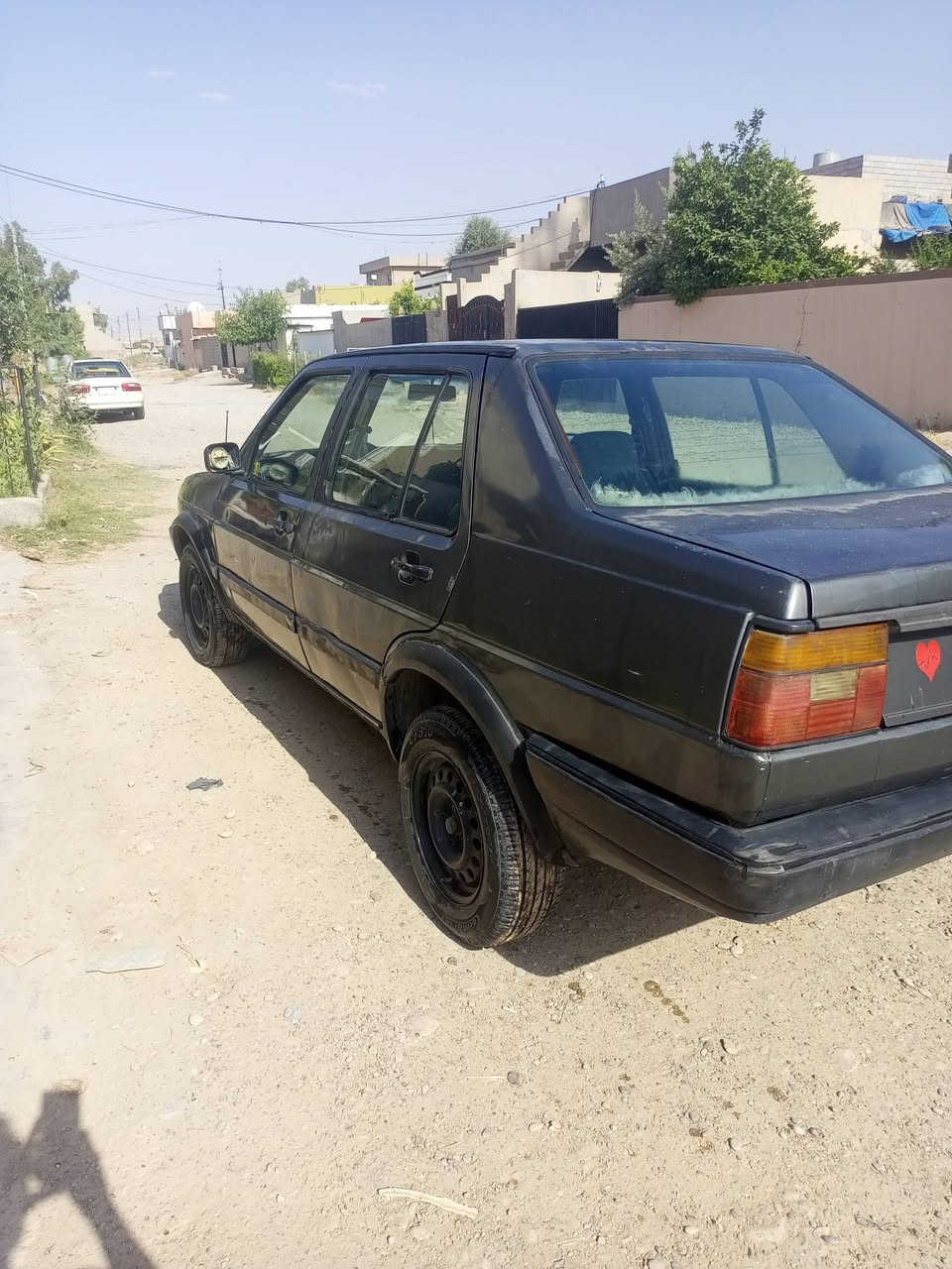 سلام عليكم.
للبيع سياره جيتا موديل 89 سياره كامله من كل شي محرك نضيف بلادي 5 كير كل عيب مابيها 
رقم كركوك تريد تحويل تريد وكاله كل شي بي نظامي وبيها بطاقة بانزين

وسعر 21 وبيها مجال لطيبين 

رجأ مو شراي لاتعب نفسك وتستفسر شراي هاي سياره كدام العين وكل شي مذكور بل وصف واني خادم لشراي 
***********
#وتحياتي
