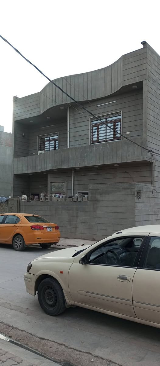 #أعلان (2952)

#دار #للبيع  🏠 طابقين موقع ممتاز بناء جديد
#نوع_الملك :-  طابو ملك صرف 
#المساحة :- دار   130 متر ركن
 
#الواجه :- دار 10/13 متر ركن
#نوع #العقار :-  بأسم شخص واحد 
#محتويات :- دار  طابقين درج داخلي
#الموقع :- شركة طارق منطقة 77 خلف تجاري

#السعر :-  دار 130 مليون بي مجال 
للإستفسار 
***********📞 ***********واتساب
نتشرف بزيارتكم ونستقبل كافة عروض التجاريه والسكنيه في كافة مناطق كركوك
